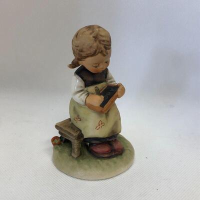 Lot 17 - Goebel Hummel Busy Student Figurine