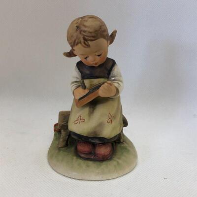 Lot 17 - Goebel Hummel Busy Student Figurine