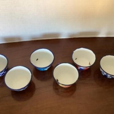 352 Six Vintage Enamelware Cups