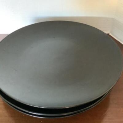 357 Set Of Four Sakura Stoneware Chargers