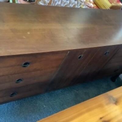 400 Mid-Century Dresser