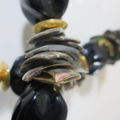 Beautiful Mother of Pearl Seashell Bib Choker Necklace 