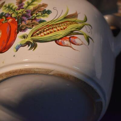 McCoy Vegetable Pot w/2 Handles 