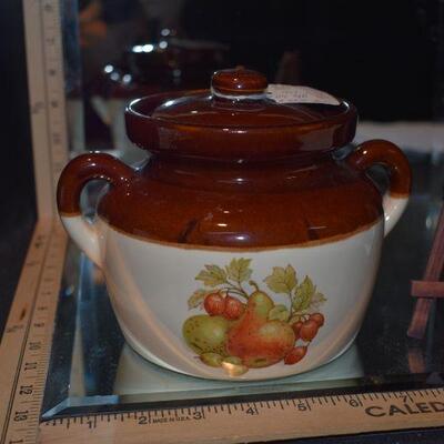 1973 McCoy Bean Pot w/Lid 