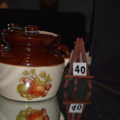 1973 McCoy Bean Pot w/Lid 