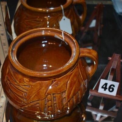 1950 McCoy Bean Pot 