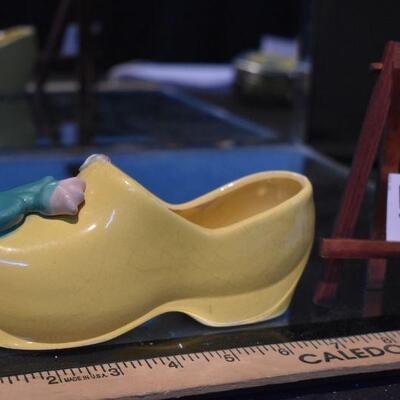 1947 McCoy Dutch Box Shoe Planter - Yellow