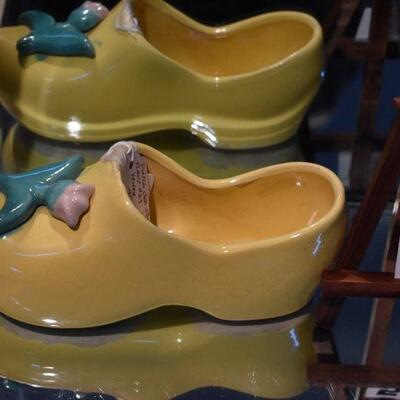 1947 McCoy Dutch Box Shoe Planter - Yellow
