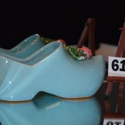 1950 McCoy Dutch Shoe Rose Plant - Blue 