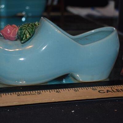1950 McCoy Dutch Shoe Rose Plant - Blue 