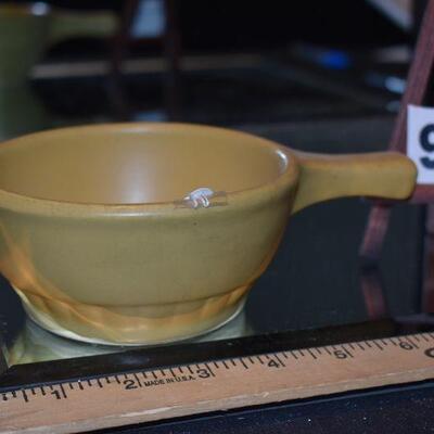 1940 McCoy Bean Bowl with Handle 
