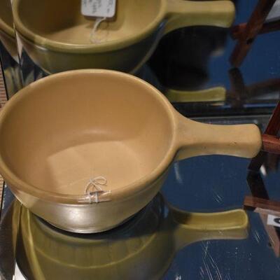 1940 McCoy Bean Bowl with Handle 