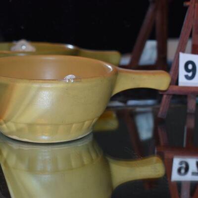 1940 McCoy Bean Bowl with Handle 