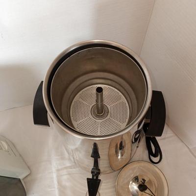 WESTBEND STAINLESS STEEL PERCULATOR AND HAMILTON BEACH JUICER