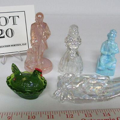 Lot of 5 Boyd Glass Pieces, Covered Hen Salt, Hand Card Tray, 3 Figures