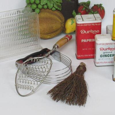 Kitchen Stuff, MCM Napkin Holder, Syroco 1975 Wall Plaque, Modern Spice Tins, more