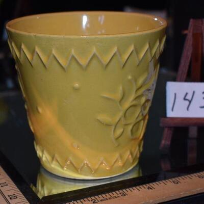 McCoy Yellow Pot 