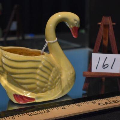 McCoy  1940 Swan Brush Planter 