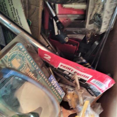 LOT 62-Oil filter wrench, safety glasses, trowel/scraper, drum brake spring pliers kit, pneum swivel hose, paintbrush, coupling mender,,...
