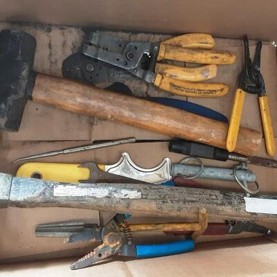 LOT 68 -ASSTD HAND tools - sledge hammer, hammer, snips, pin/keeper wire cutter,, etc.