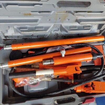 LOT 70 - heavy duty portable hydraulic puller kit