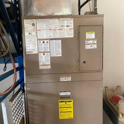 Lennox Magic-Pak Furnace / cooling unit