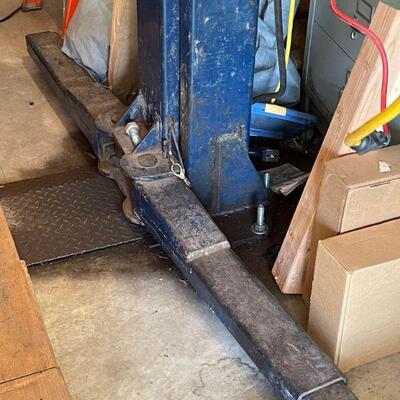 Automotive lift