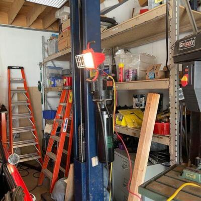 Automotive lift