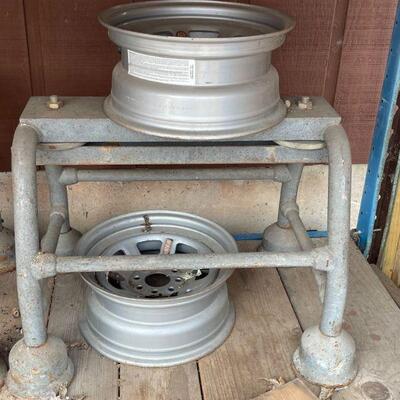 Vibration stands for pouring concrete molds