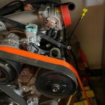 New Land Rover V8 crate motor 