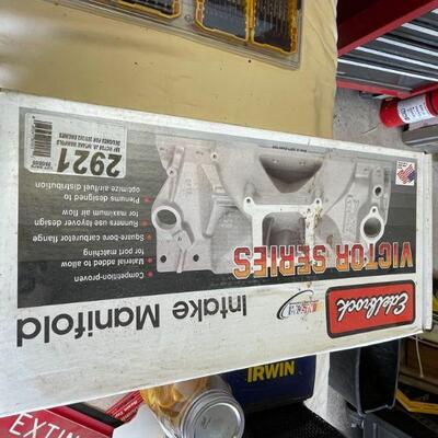 Edelbrock 2921 victor series intake manifold NIB