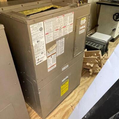 Lennox 38HWC183A-3B Furnace/cooling unit (NEW)