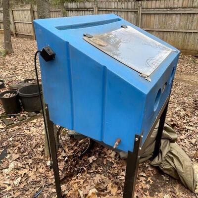 Cyclone sand blasting cabinet