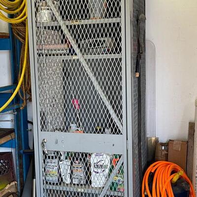 Steel shop cage / lockable