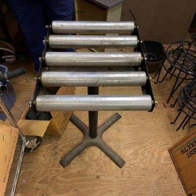 Extension roller for cutting wood