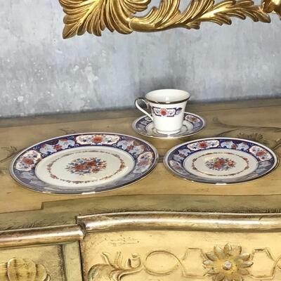 120 - Lenox Interlude China Set - 8 Place Settings Plus