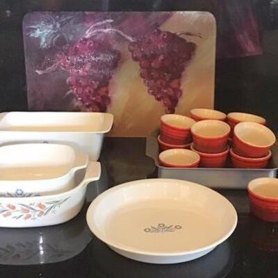 K116 - (18) Pc Kitchen Lot of Dishes