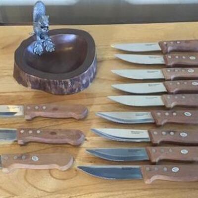 K119 - 12 Pc Wallace Steak Knife Set & Wooden Nut Bowl