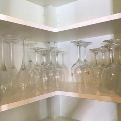 K139 - Cabinet of 22 Various Crystal & Glass Wine Glasses