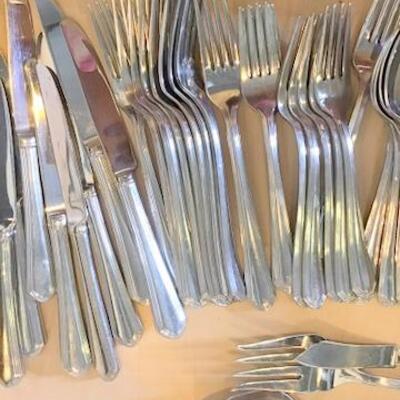 K147 - Drawer Full of Lenox Silverware