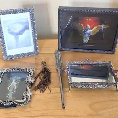 K161 - 3 Pictures, Mirror Tray + More