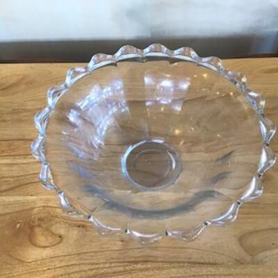 K163 - Large Clear Centerpiece Bowl