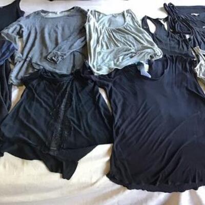 C105 - 10 Pc Clothing Lot