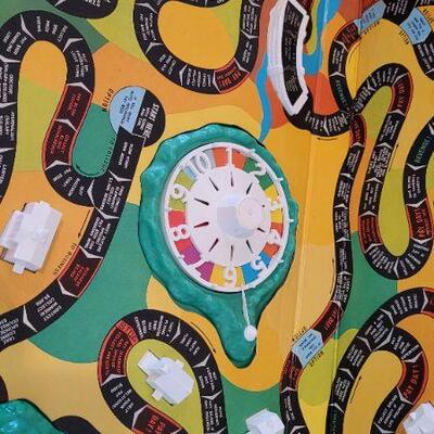 Lot 5: Vintage THE GAME OF LIFE Board Game 