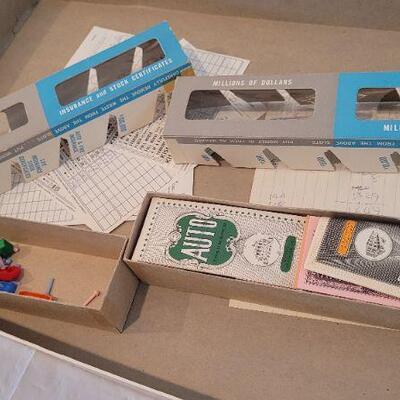 Lot 5: Vintage THE GAME OF LIFE Board Game 