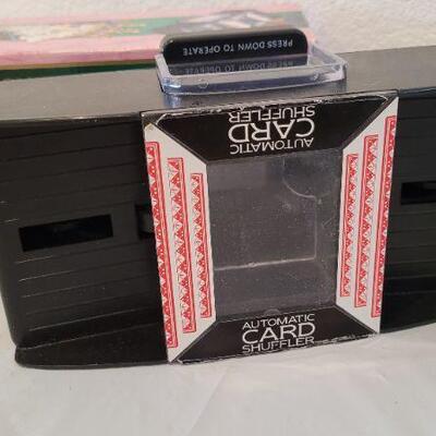 Lot 16: New GENERAL KNOWLEDGE Trivia + Used Card Shuffler