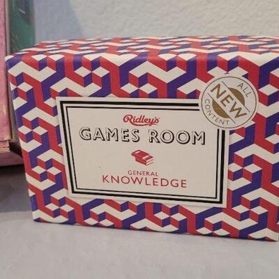 Lot 16: New GENERAL KNOWLEDGE Trivia + Used Card Shuffler