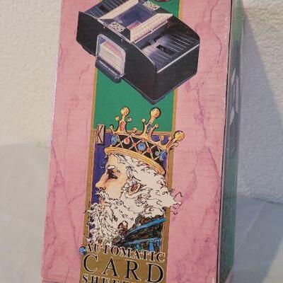 Lot 16: New GENERAL KNOWLEDGE Trivia + Used Card Shuffler