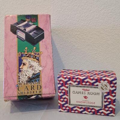 Lot 16: New GENERAL KNOWLEDGE Trivia + Used Card Shuffler