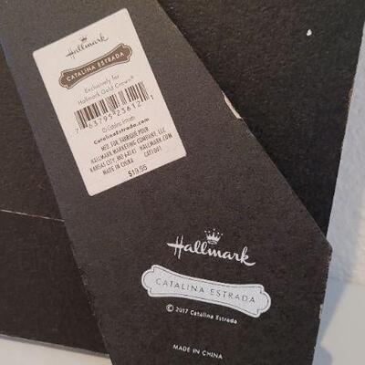 Lot 17: (2) New HALLMARK Photo Frames 